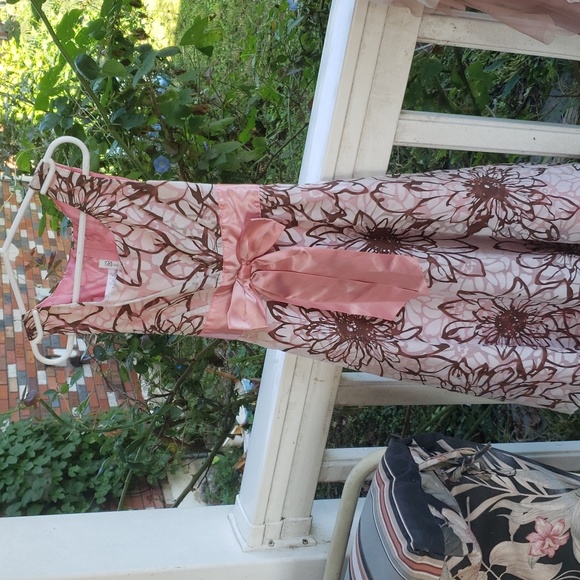 Beautiful  little dress - Picture 1 of 3